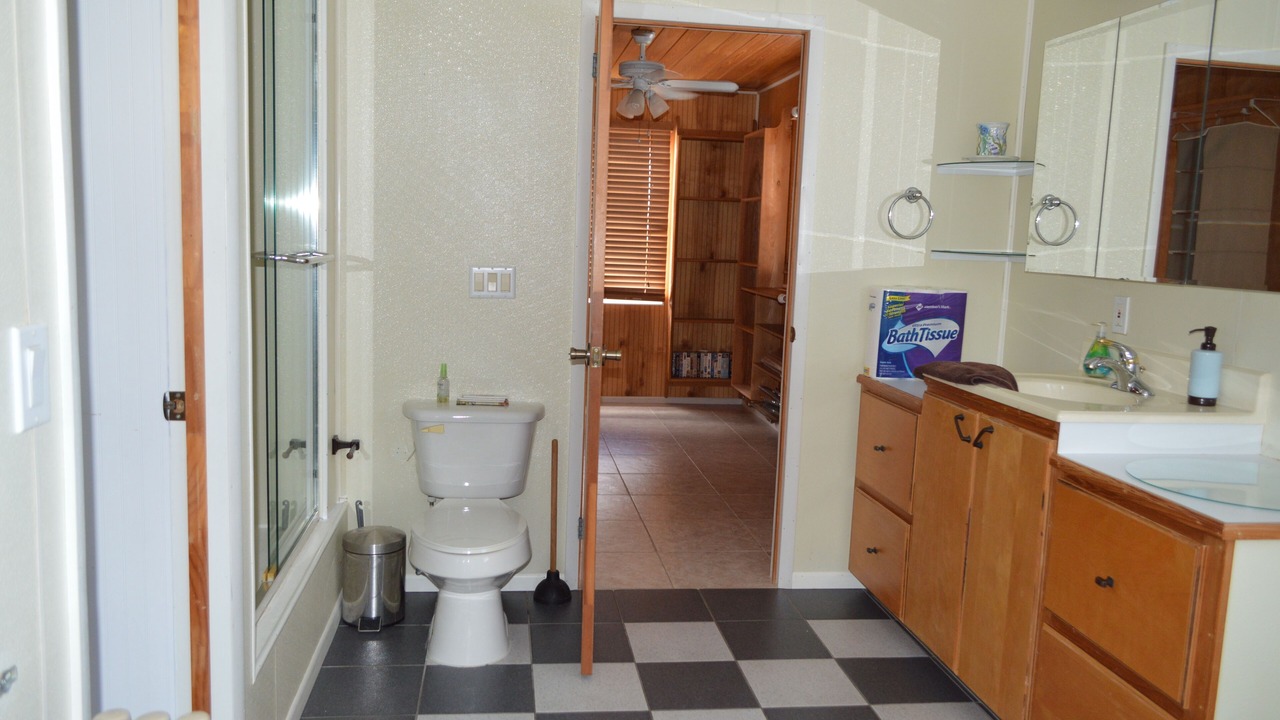 Photo of Bathroom in Man O War Cay
