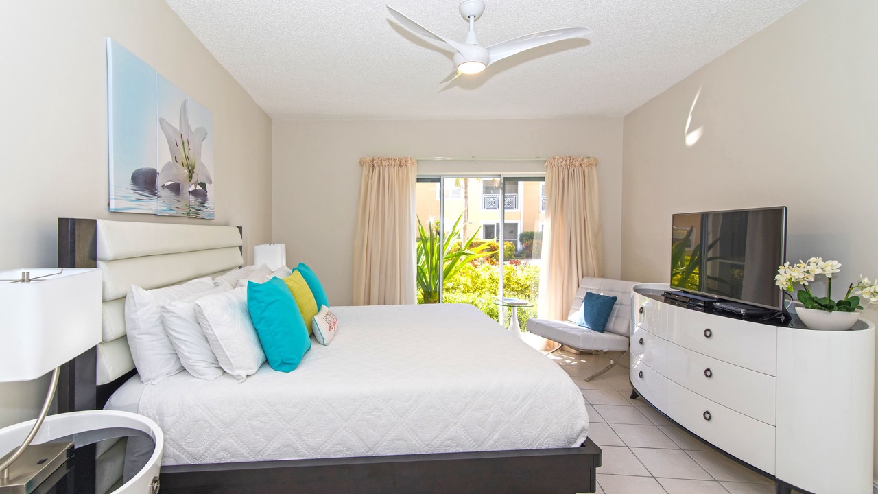 Photo of Bedroom in Seven Mile Beach
