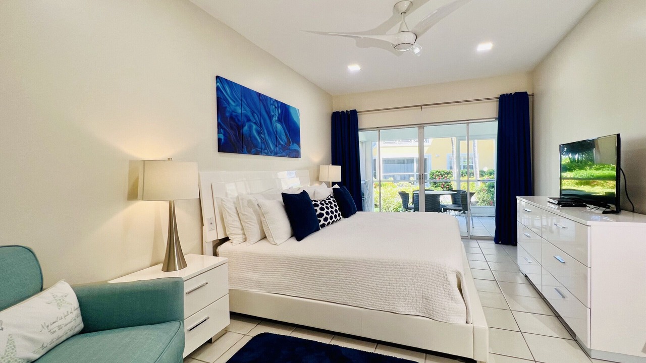 Photo of Bedroom in Seven Mile Beach