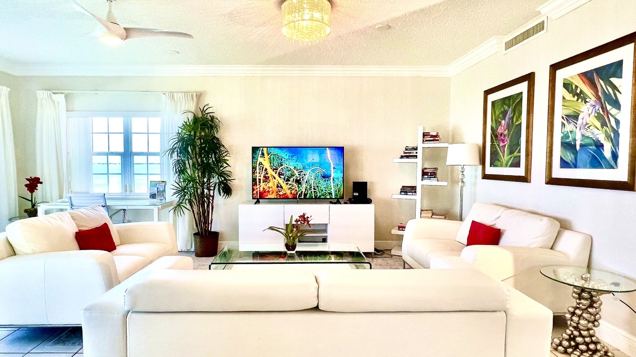 Photo of Livingroom in Seven Mile Beach