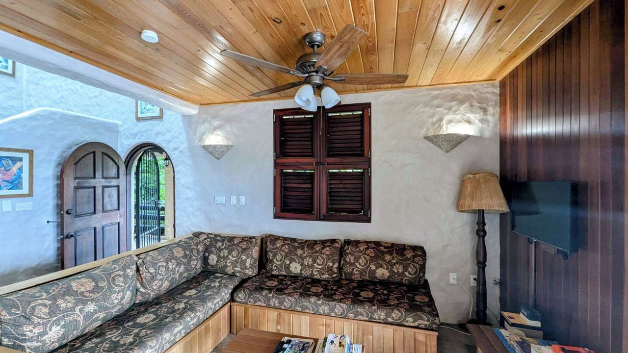 Photo of Livingroom in Calibishie