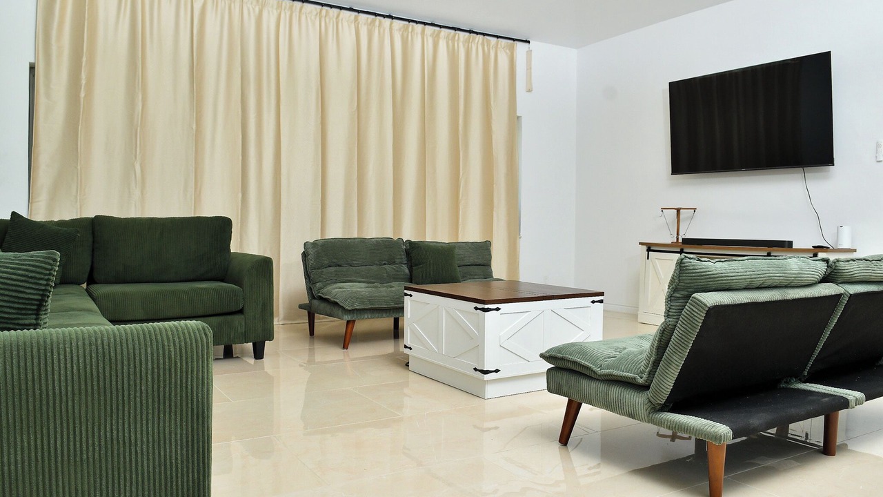 Photo of Livingroom in Bahamia West