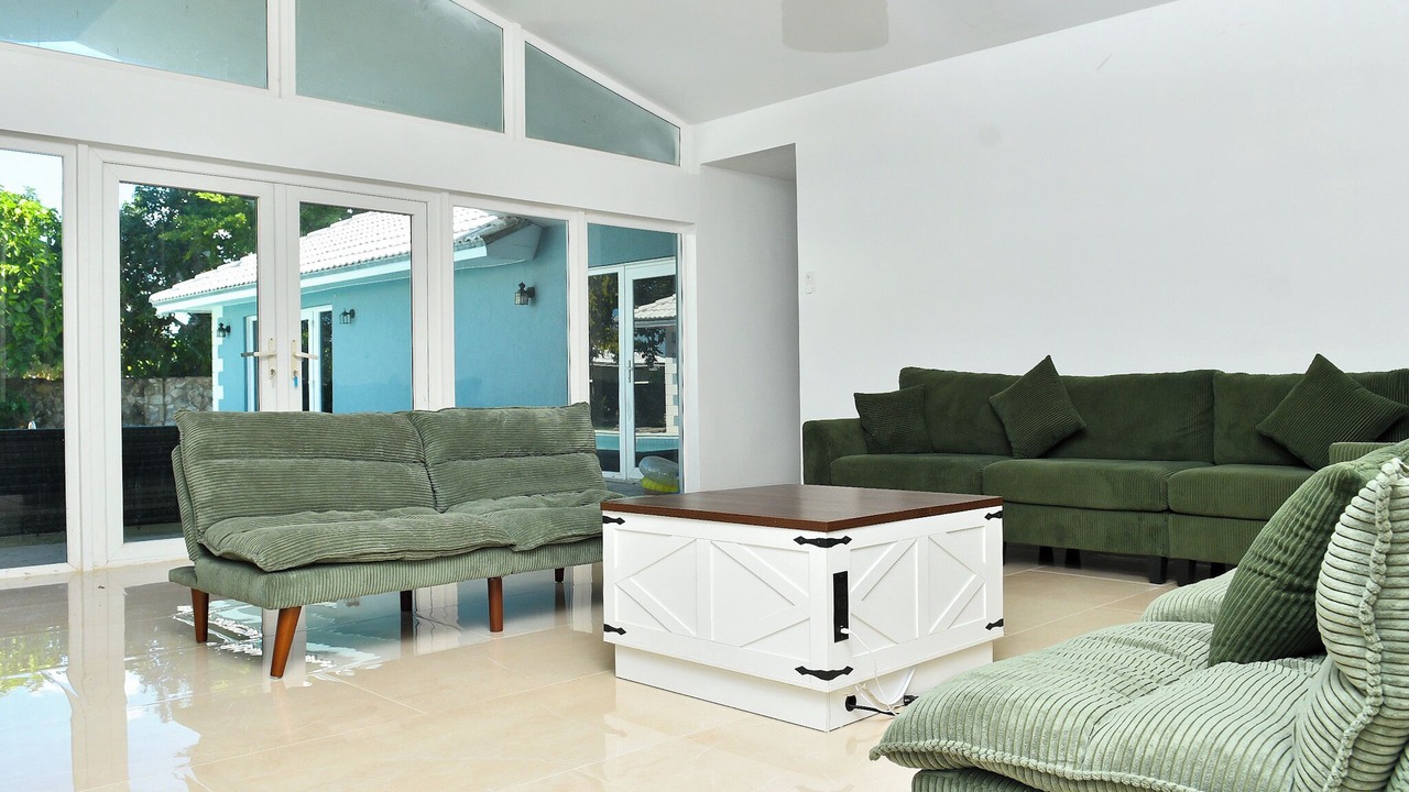 Photo of Livingroom in Bahamia West