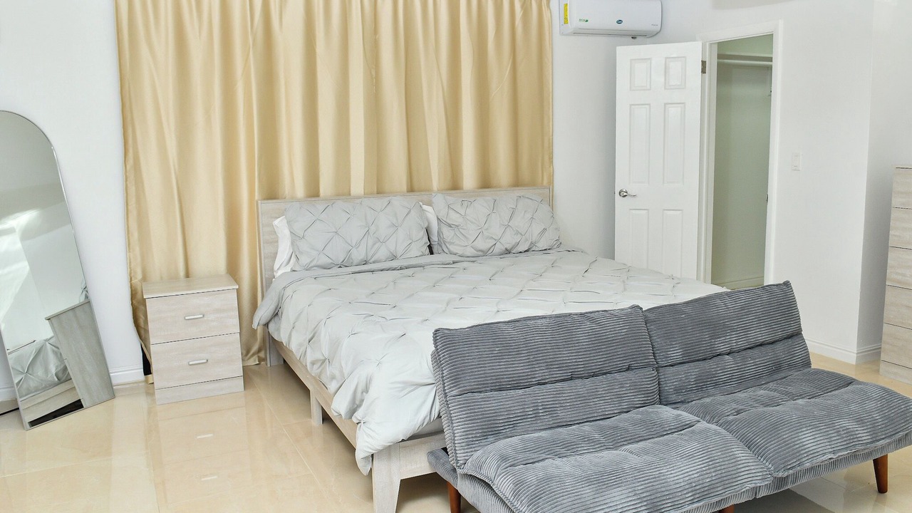 Photo of Bedroom in Bahamia West
