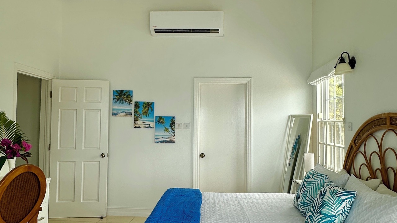 Photo of Bedroom in Saline Point