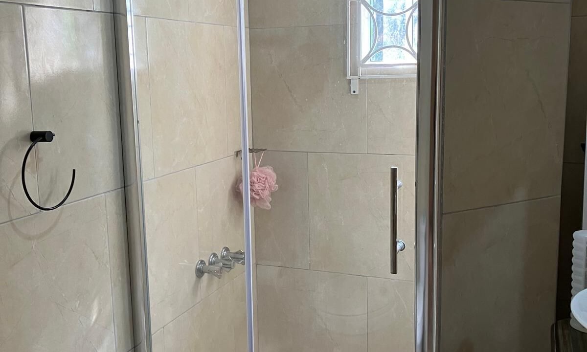 Photo of Bathroom in Stewart Town