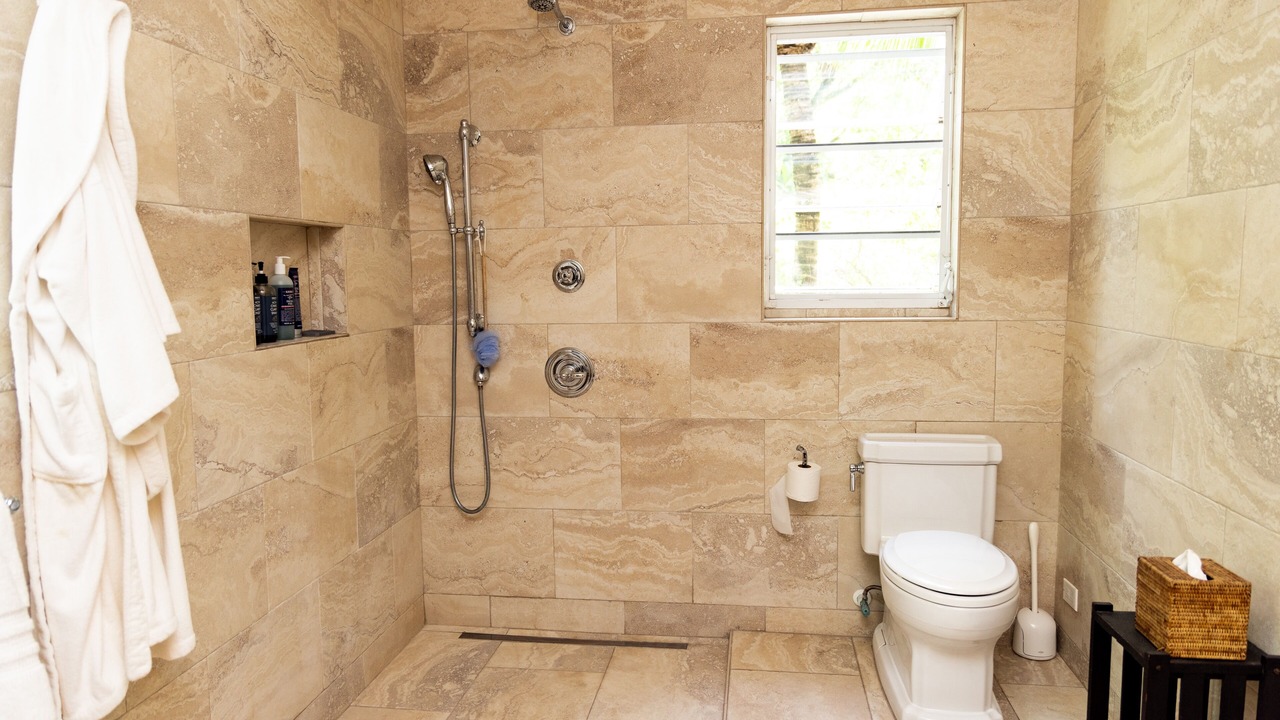 Photo of Bathroom in Dunmore Town