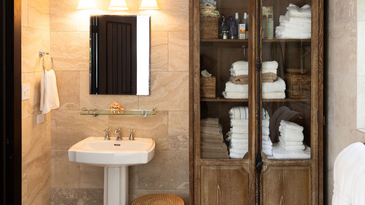 Photo of Bathroom in Dunmore Town
