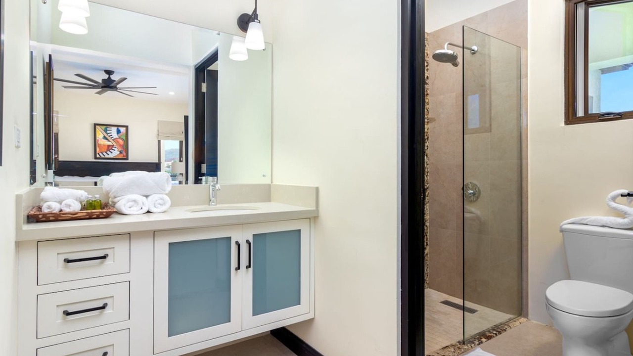 Photo of Bathroom in Tower Isle