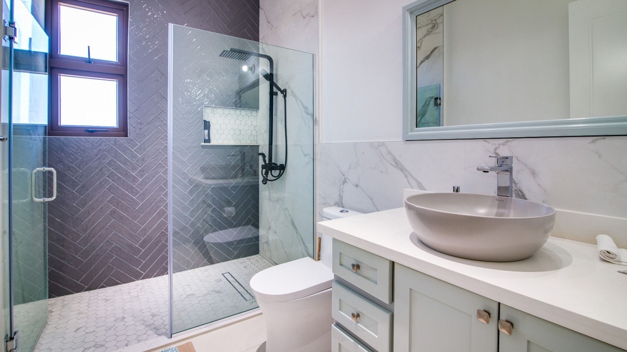 Photo of Bathroom in Tower Isle