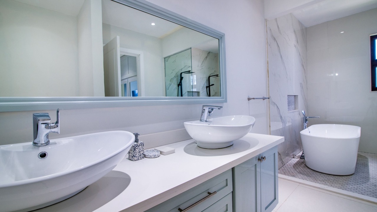 Photo of Bathroom in Tower Isle