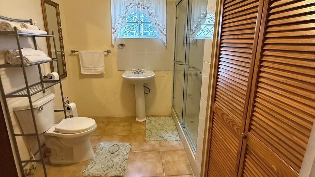 Photo of Bathroom in Gordon Town