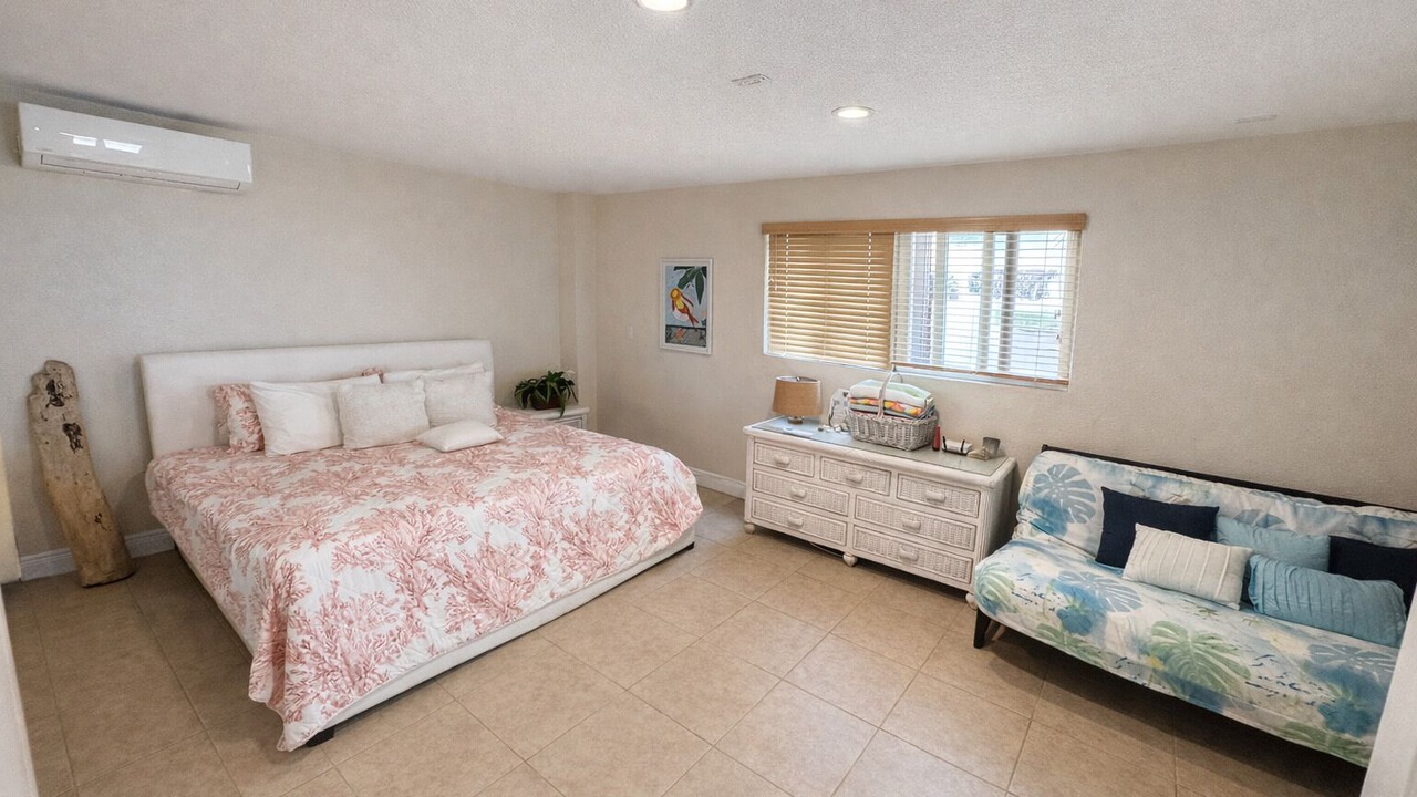 Photo of Bedroom in High Rock