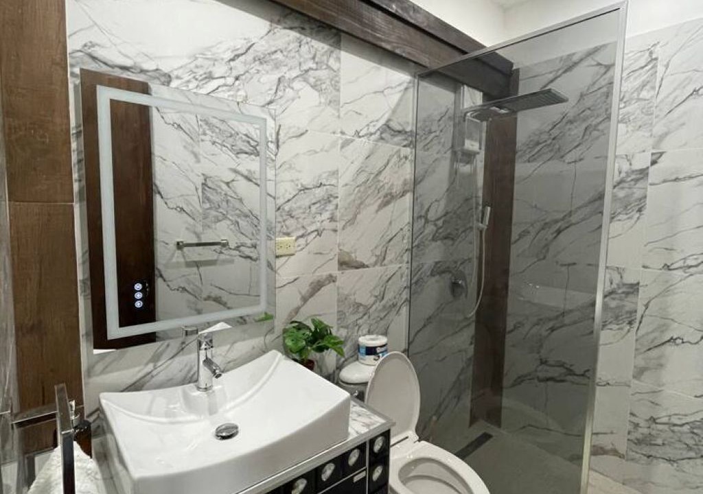 Photo of Bathroom in Eastwood Park