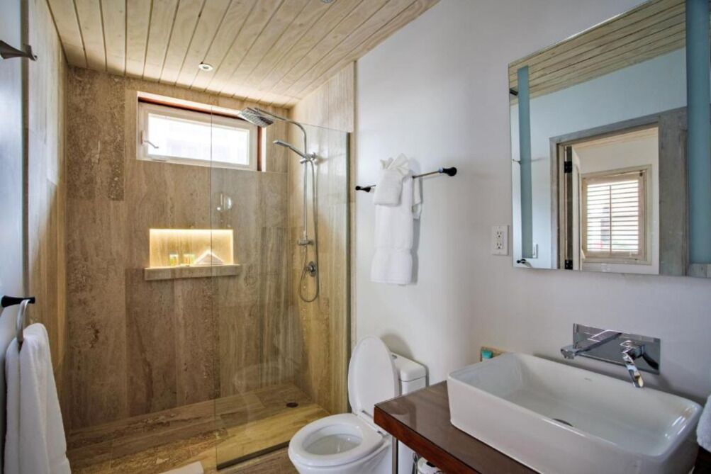 Photo of Bathroom in Plantation
