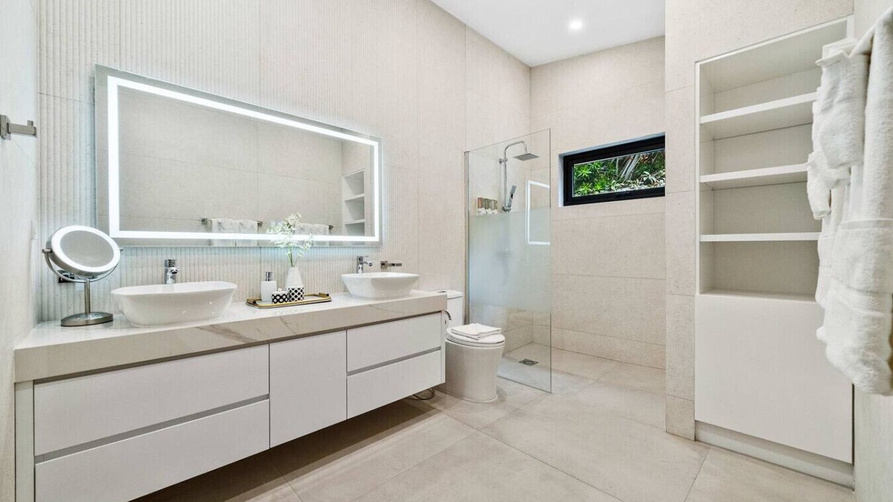 Photo of Bathroom in Ponton