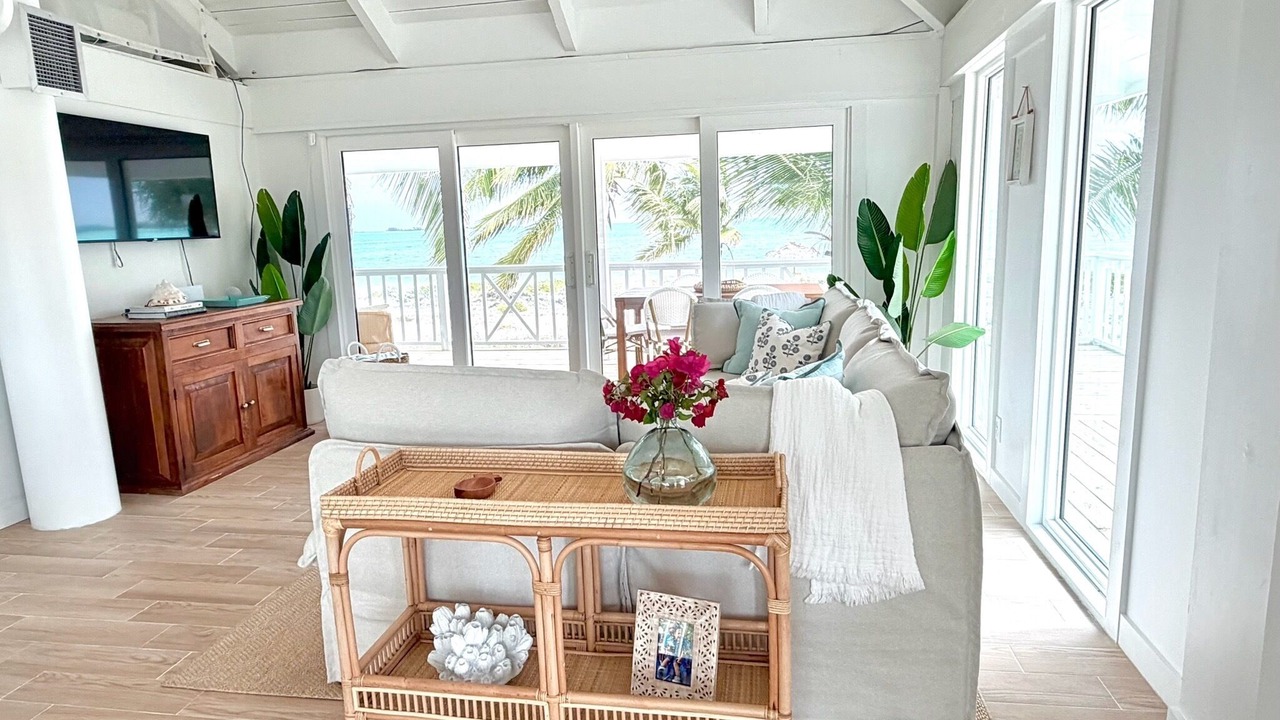 Photo of Livingroom in Great Harbour Cay