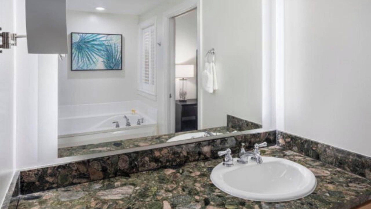 Photo of Bathroom in Paradise Island