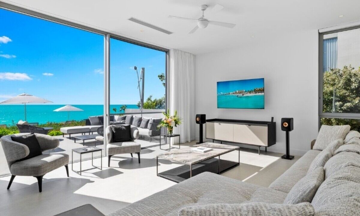 Photo of Livingroom in Long Bay Hills