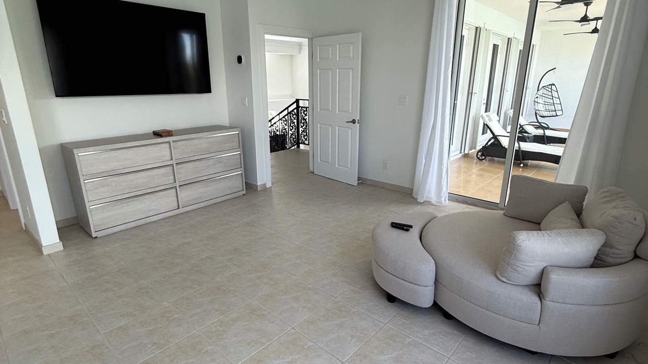 Photo of Livingroom in Bahamia West