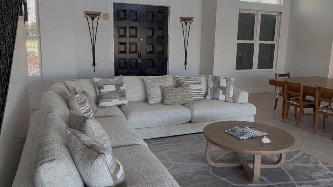 Photo of Livingroom in Bahamia West