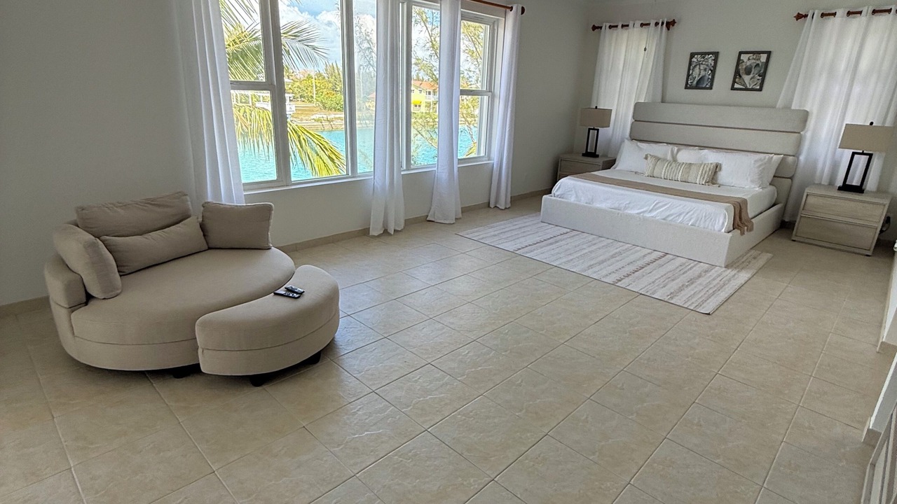 Photo of Bedroom in Bahamia West