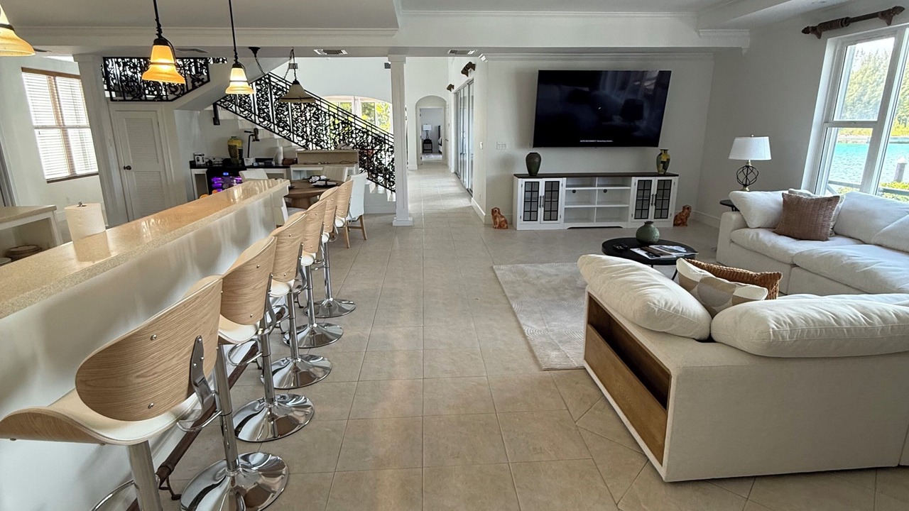 Photo of Livingroom in Bahamia West