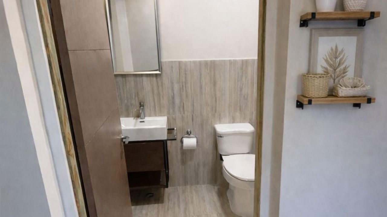 Photo of Bathroom in Salt Gut