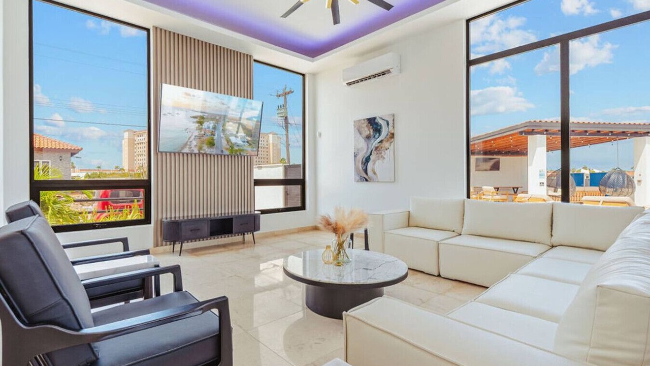 Photo of Livingroom in Palm Beach
