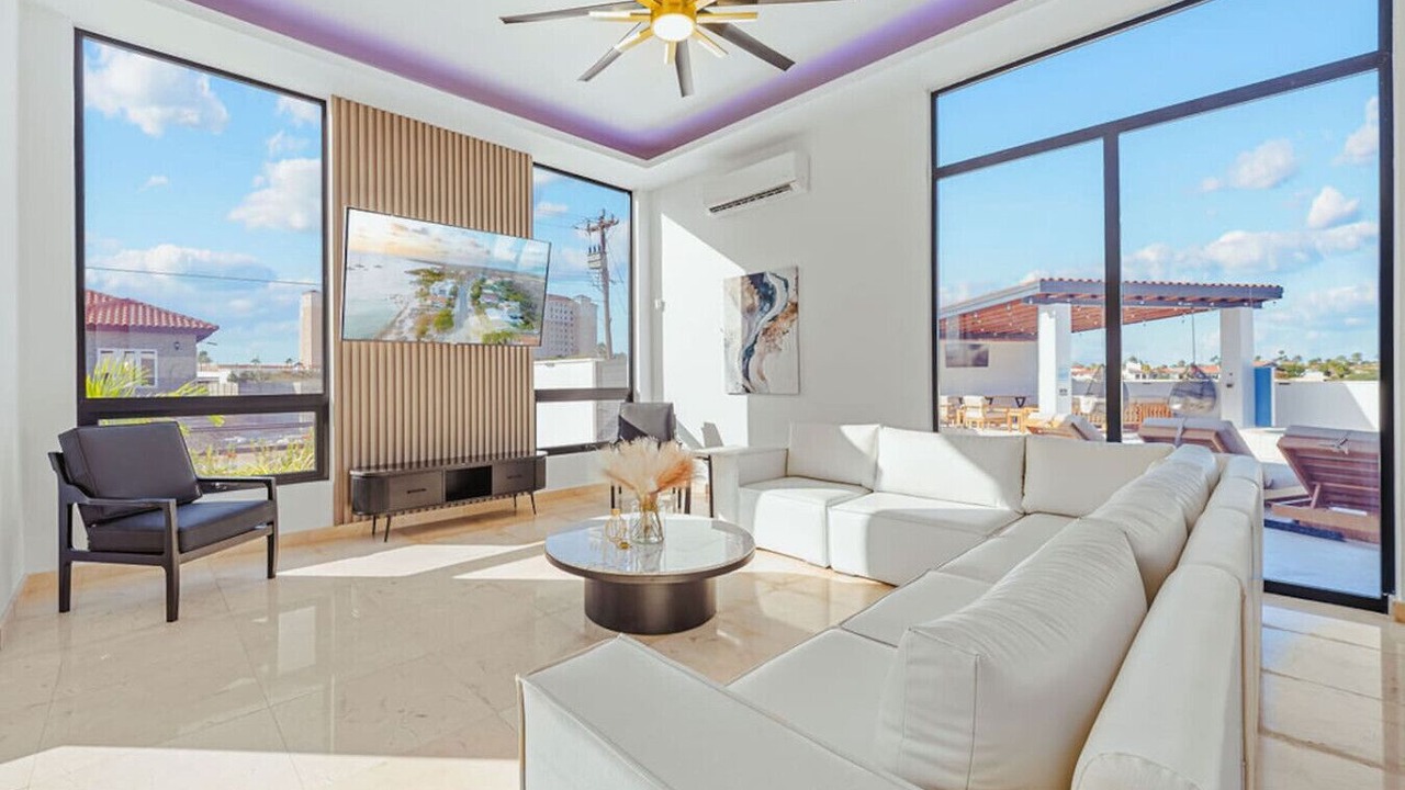 Photo of Livingroom in Palm Beach