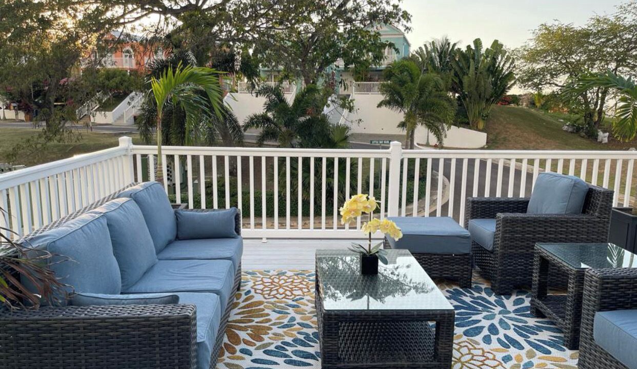 Photo of Patio Balcony in Orange Bay