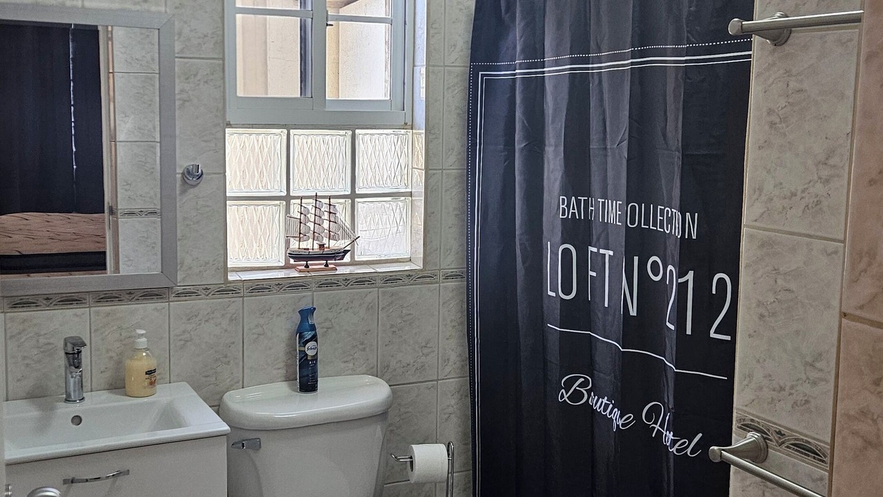Photo of Bathroom in Oranjestad