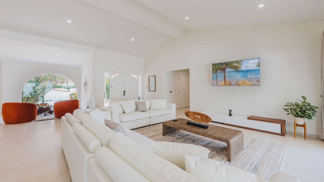 Photo of Livingroom in Palm Beach