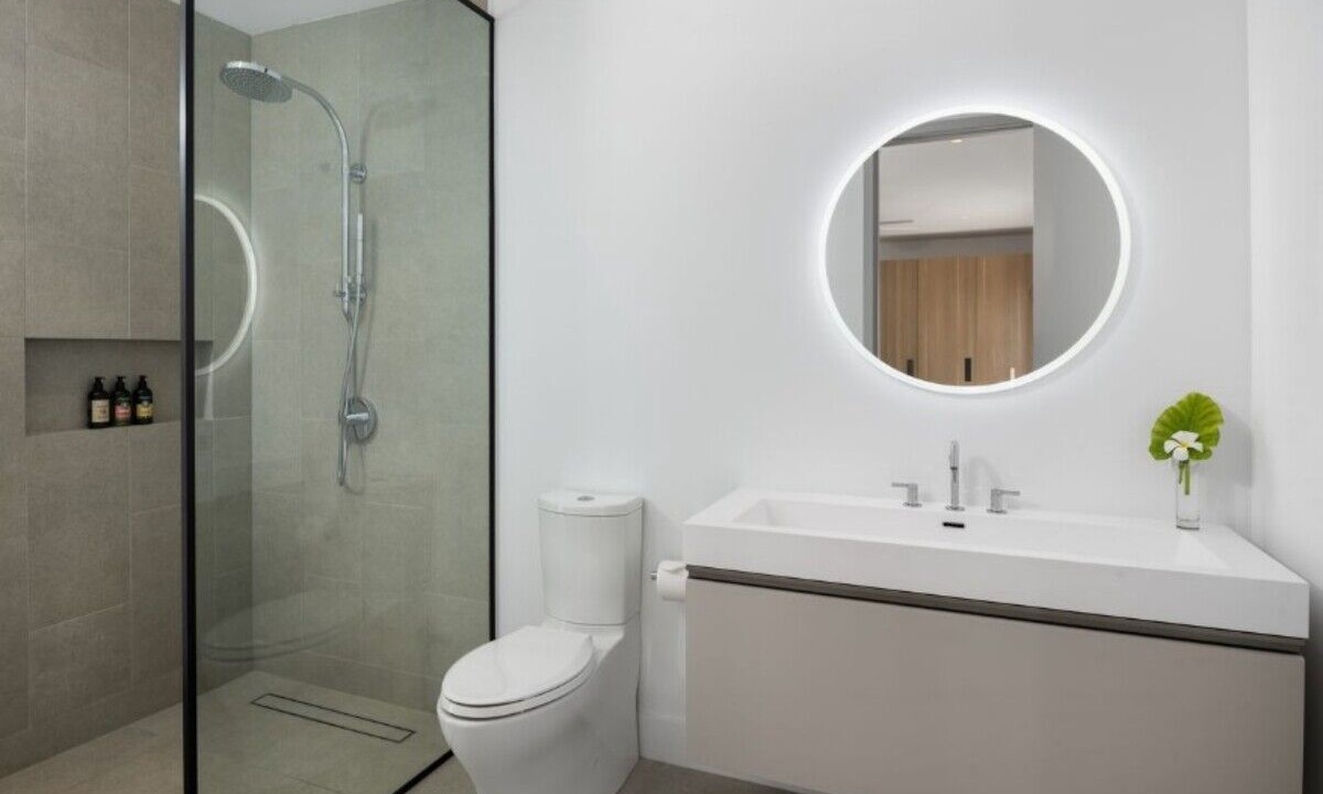 Photo of Bathroom in Long Bay Hills