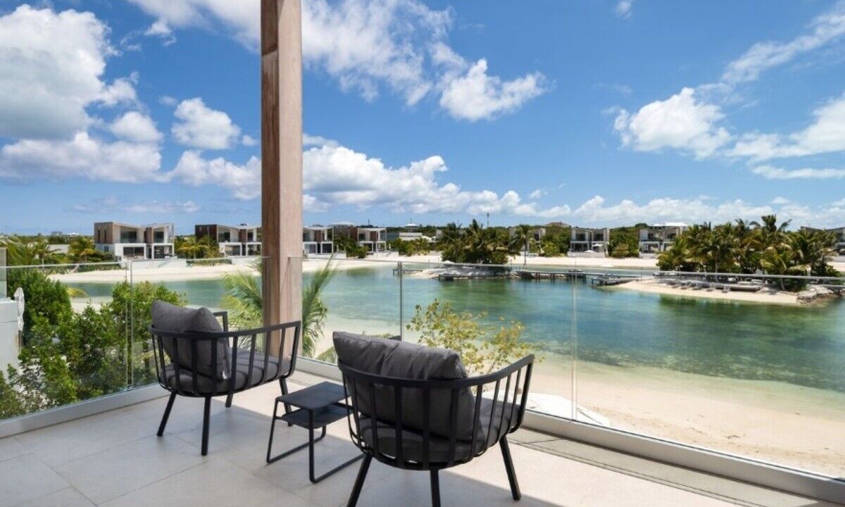 Photo of Patio Balcony in Long Bay Hills