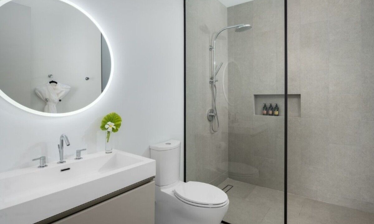 Photo of Bathroom in Long Bay Hills