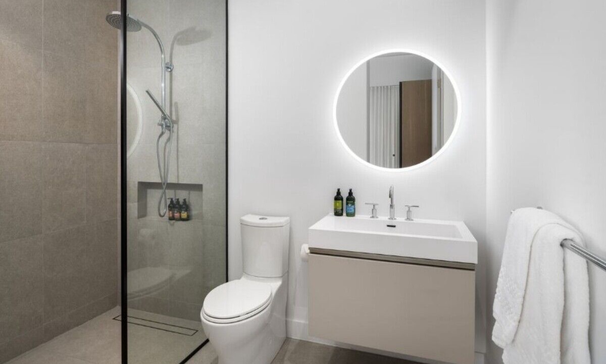 Photo of Bathroom in Long Bay Hills