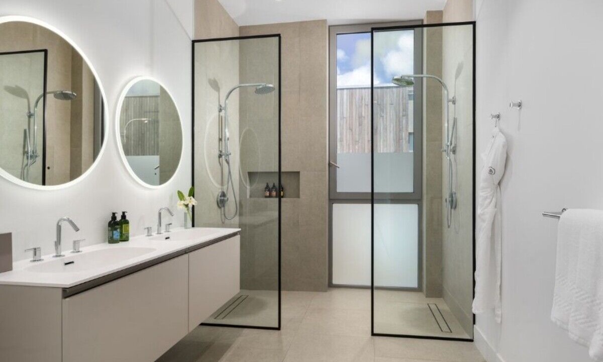 Photo of Bathroom in Long Bay Hills