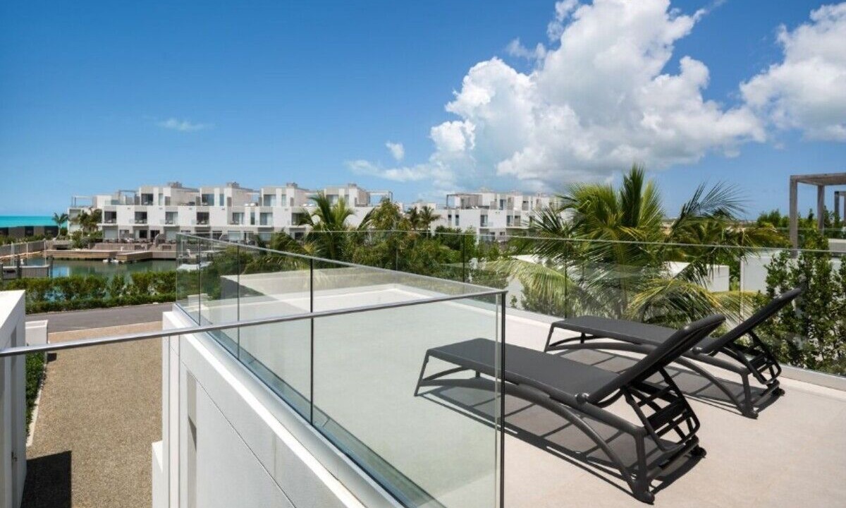 Photo of Patio Balcony in Long Bay Hills