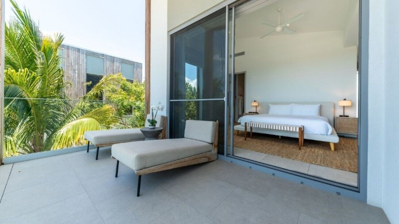 Photo of Patio Balcony in Long Bay Hills