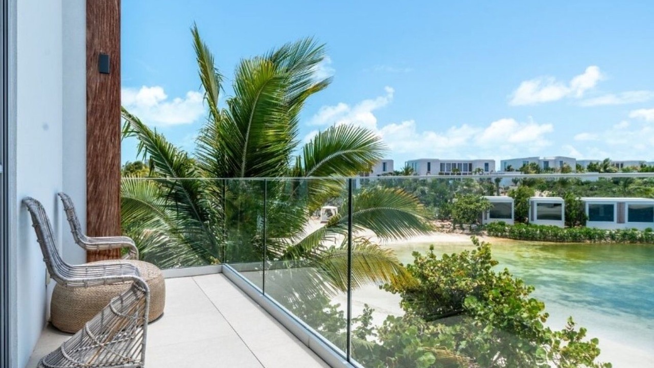 Photo of Patio Balcony in Long Bay Hills