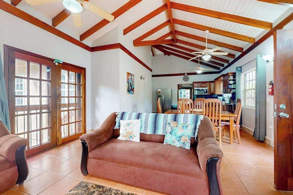 Photo of Livingroom in Caribbean Way