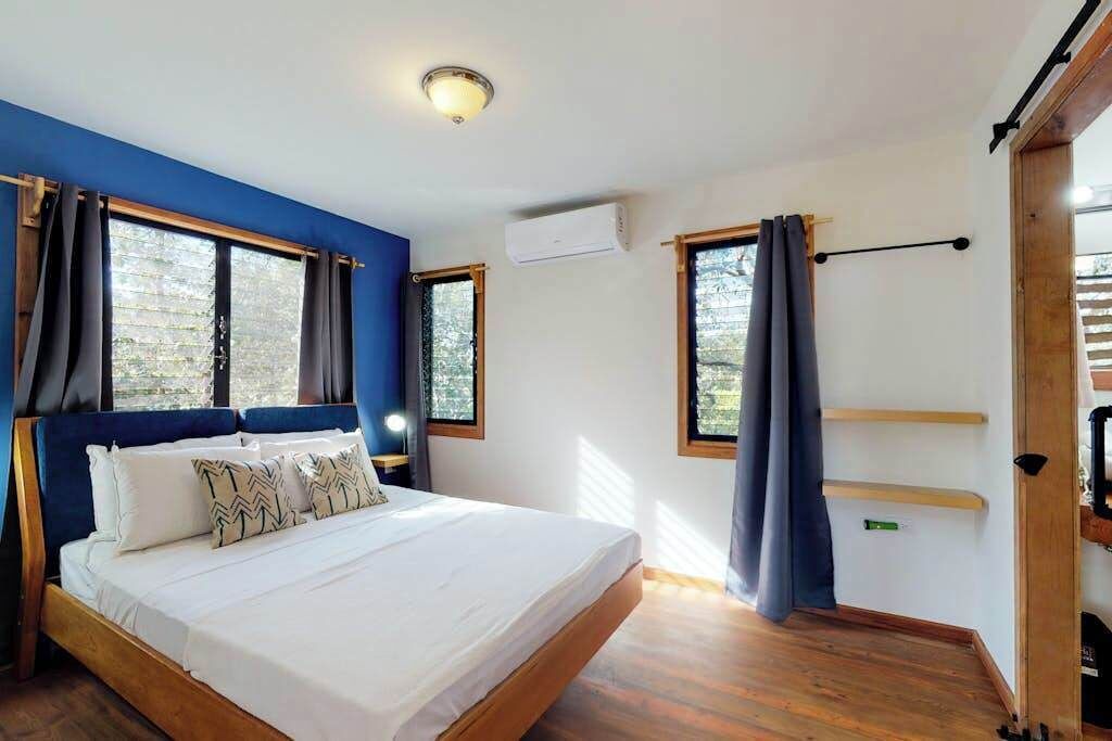 Photo of Bedroom in Surfside