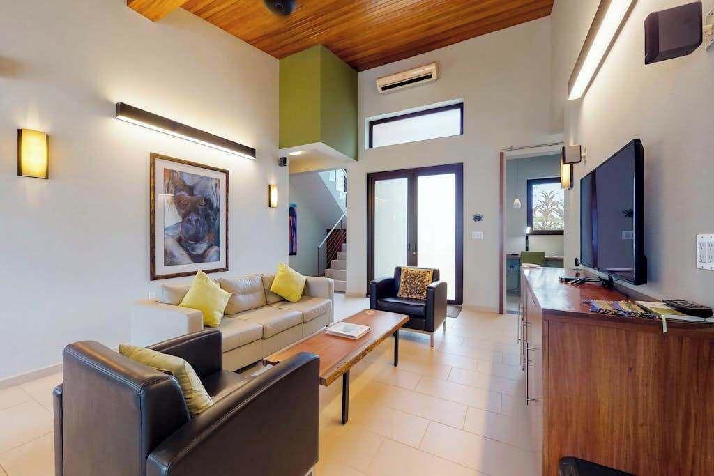 Photo of Livingroom in Caribbean Way