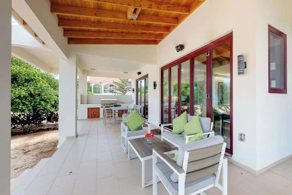 Photo of Outdoor in Caribbean Way