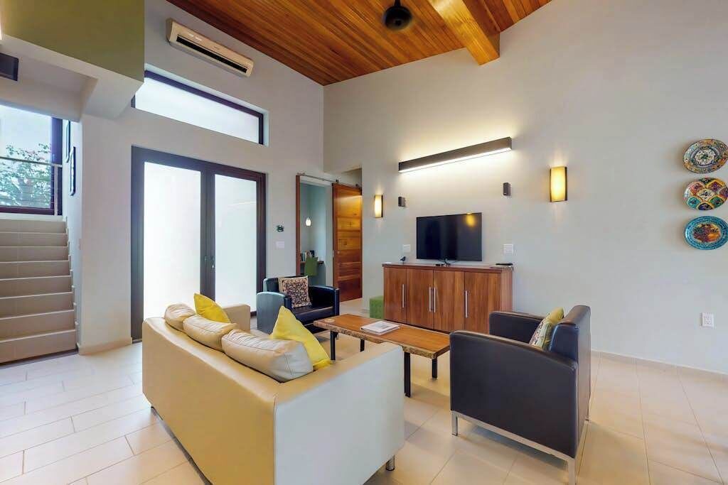 Photo of Livingroom in Caribbean Way