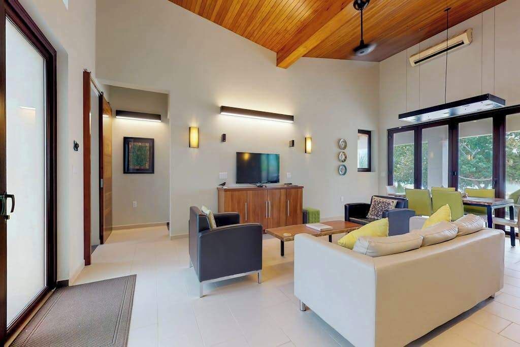 Photo of Livingroom in Caribbean Way