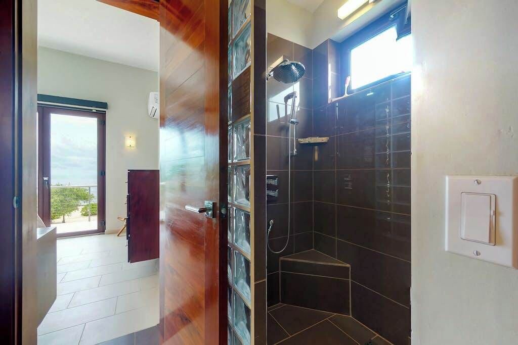 Photo of Bathroom in Caribbean Way