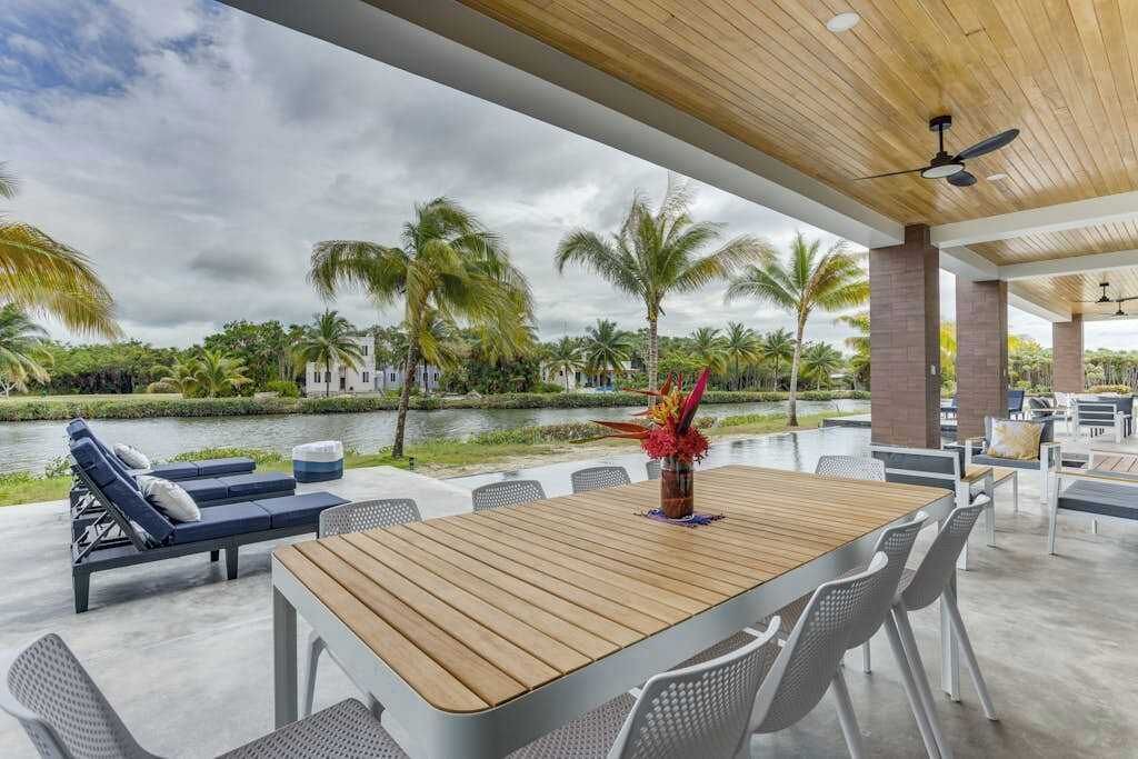 Photo of Outdoor in Cocoplum