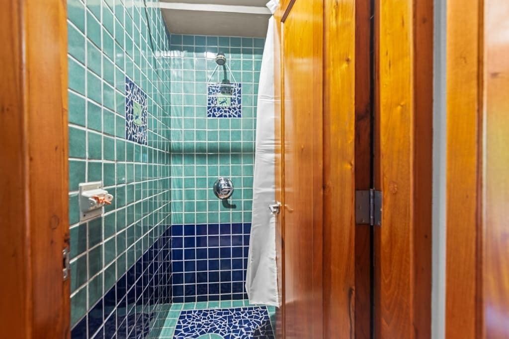 Photo of Bathroom in Caribbean Way